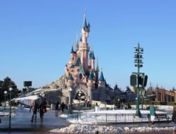Disney Announces Plans for Theme Park on the Moon