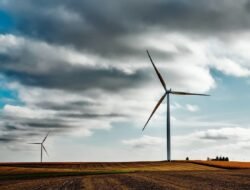 World’s Largest Wind Farm Goes Online, Powering Millions of Homes