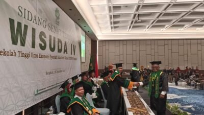 Ketua SMSI Bengkulu, Wibowo Susilo, Raih Gelar Sarjana Ekonomi di Wisuda IV STIESNU