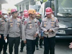 Kapolda Jatim Tinjau Evakuasi Korban Robohnya Bangunan Ponpes Al Khoziny di Sidoarjo
