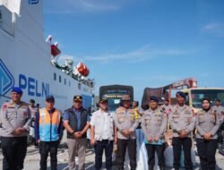 Kapal MV Egon Tiba di Pelabuhan Krueng Geukueh, Kapolres Lhokseumawe Terima Bantuan Polri