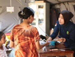 Antisipasi ISPA Pascabanjir, Posko Kesehatan Polri Aktif Layani Masyarakat Aceh Tamiang
