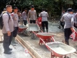 Polri Bersama Pemda Bangun Hunian Sementara bagi Pengungsi di Pesisir Selatan