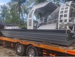 Polri Siagakan Swam Boat di Kutablang Bireuen, Bantu Mobilitas Warga Pascabencana
