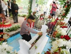 Ziarah Makam hingga Groundbreaking Museum Marsinah, Kapolri: Mengenang Pahlawan Nasional Buruh