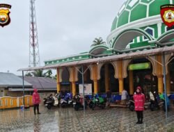 Polwan Ditsamapta Polda Bengkulu Laksanakn Patroli dan Amankan Giat Sholat Jumat di Masjid Nurul Ihsan Bengkulu
