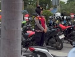 Wujud Pelayanan Humanis, Polwan Samapta Polda Bengkulu Laksanakan Patroli dan Pengamanan Salat Jumat