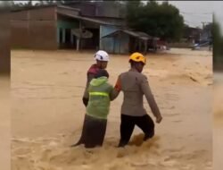 Hujan Lebat Picu Banjir Susulan, Kapolres Aceh Timur Siagakan Perahu Evakuasi di Sejumlah Gampong