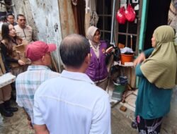 Tim Trauma Healing Polri Bersama Relawan Mahasiswa UI Hadir Bersama Warga Pascabanjir di Cilincing