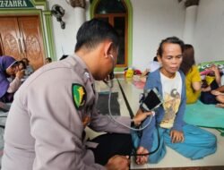 Polri “All Out” Evakuasi, Hadirkan Randurlap dan Patroli Kesehatan Door to Door untuk Korban Banjir Karawang