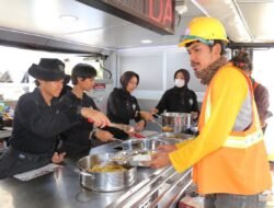 Hari ke-6 Latsitardanus 2026, Taruna Akpol Masak di Dapur Lapangan untuk Ratusan Warga Aceh Tamiang