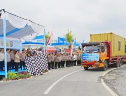 Lepas Bantuan Kemanusiaan 22 Kontainer untuk Korban Bencana Sumatera, Kapolri: Wujud Kehadiran Negara