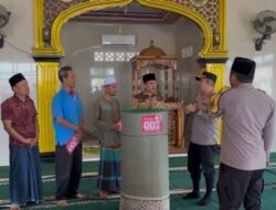Kapolresta Bengkulu Serahkan Bantuan Sajadah Ambal di Masjid dan Sosialisasikan Layanan 110