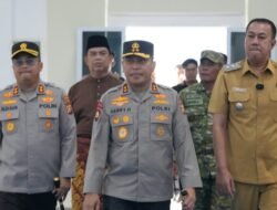 Dorong Ekonomi Pesisir, Kapolda Riau Bantu Nelayan Meranti dengan 20 Mesin Ketinting