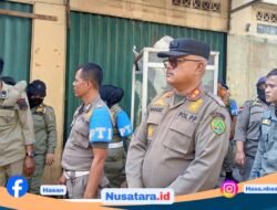 Satpol PP Sikat Pedagang Bandel di Pasar Panorama