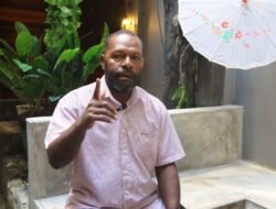 Bukan Cuma Angkat Senjata, Peran Ganda Satgas Damai Cartenz 2026 Dipuji Tokoh Papua