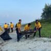 Sambut Hari Bhayangkara ke-80, Polresta Bengkulu Ikuti Aksi Bersih Pantai Panjang