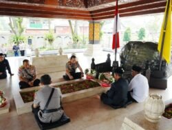 Jelang Hari Bhayangkara ke-80, Kapolri Jadikan Ziarah ke Makam Presiden RI