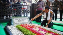 Jelang Hari Bhayangkara, Kapolri Ziarah ke Makam Gus Dur