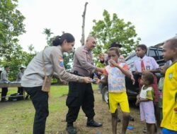 Satgas Ops Damai Cartenz Gelar Pelayanan Kesehatan dan Bakti Humanis, Warga Kampung Waaf Apresiasi Kepedulian Polri
