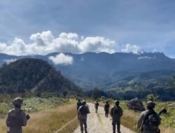 Patroli Dialogis Ops Damai Cartenz Warnai Aktivitas Warga di Distrik Sinak