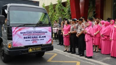 Wujud Kepedulian Antarsesama, Kapolda Bengkulu Lepas Bantuan Kemanusiaan untuk Korban Gempa NTT