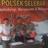 Modus Tukar Kartu ATM, Kuras Rp39,95 untuk Judi Online, Tersangka Diciduk di Masjid